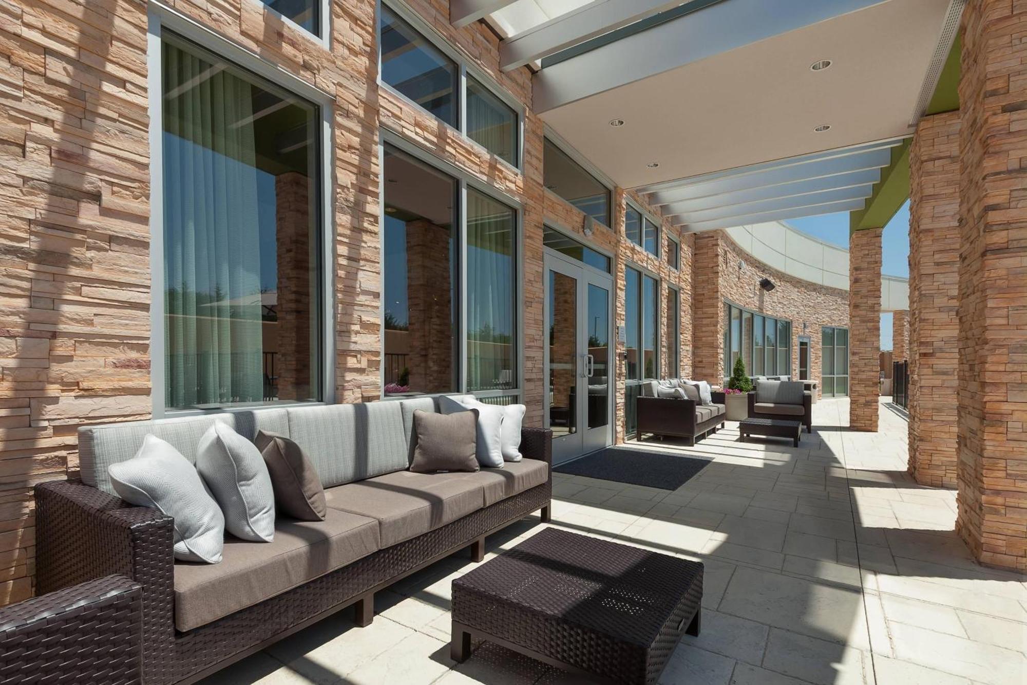 Courtyard By Marriott Hotel