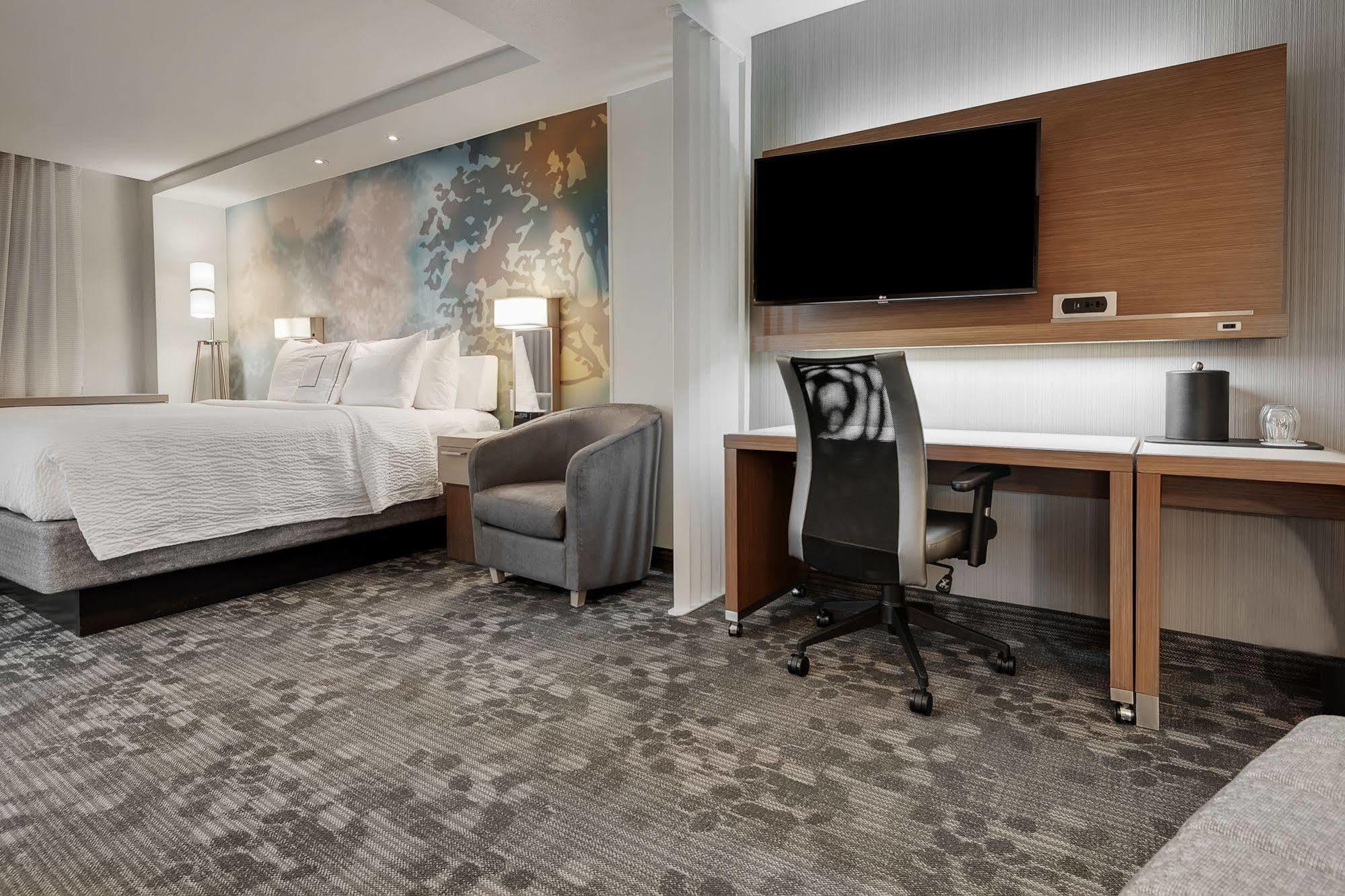 Courtyard By Marriott Hotel 3*