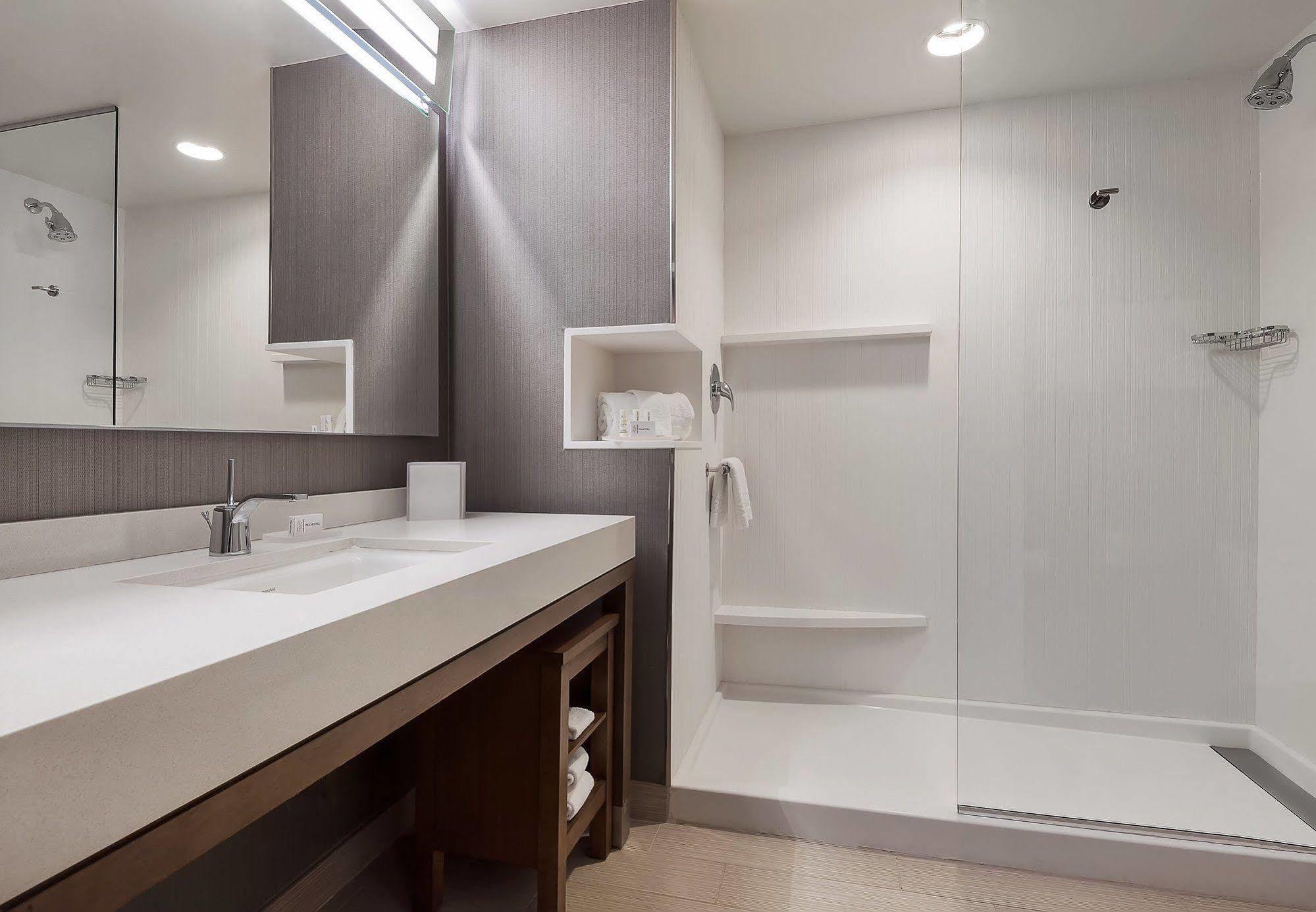Courtyard By Marriott Hotel 3*